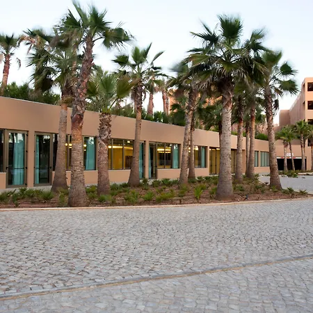 Wine & Books By The Sea, Algarve 5* Αλμπουφέιρα