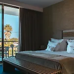 Wine & Books By The Sea, Algarve מלון 5*