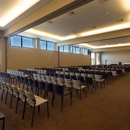 Wine & Books By The Sea, Algarve Hotel