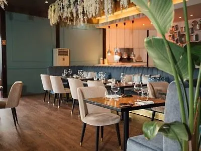 Wine & Books By The Sea, Algarve Otel 5*