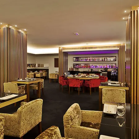 Wine & Books By The Sea, Algarve Hotel 5*