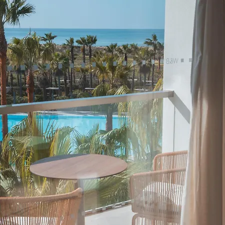 Wine & Books By The Sea, Algarve 5* Albufeira