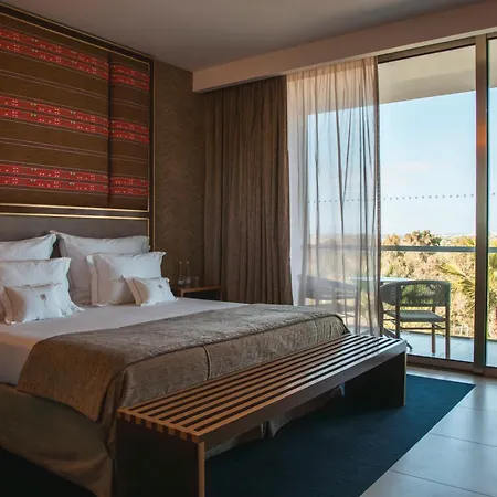 Wine & Books By The Sea, Algarve Hotel 5*