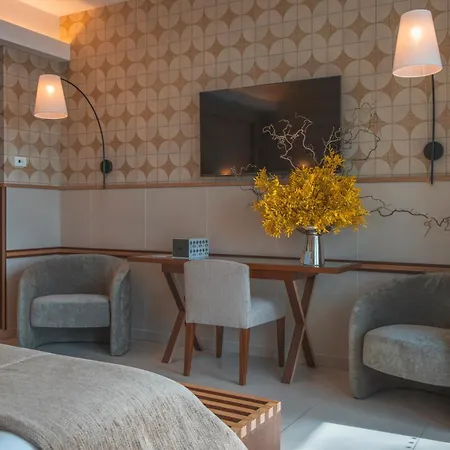 Wine & Books By The Sea, Algarve 5* Albufeira
