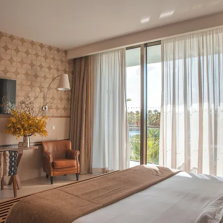 Wine & Books By The Sea, Algarve Hotel