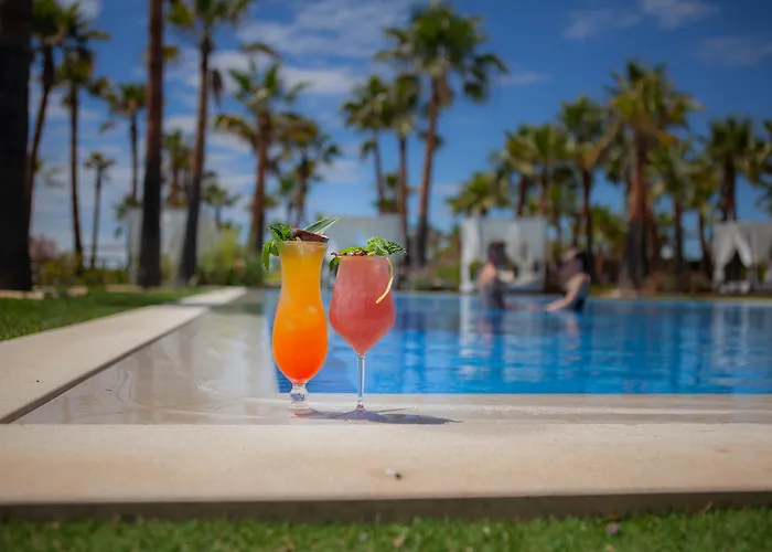 Wine & Books By The Sea, Algarve Hotel