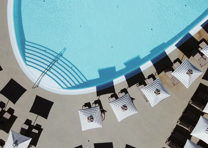 Wine & Books By The Sea, Algarve 5*