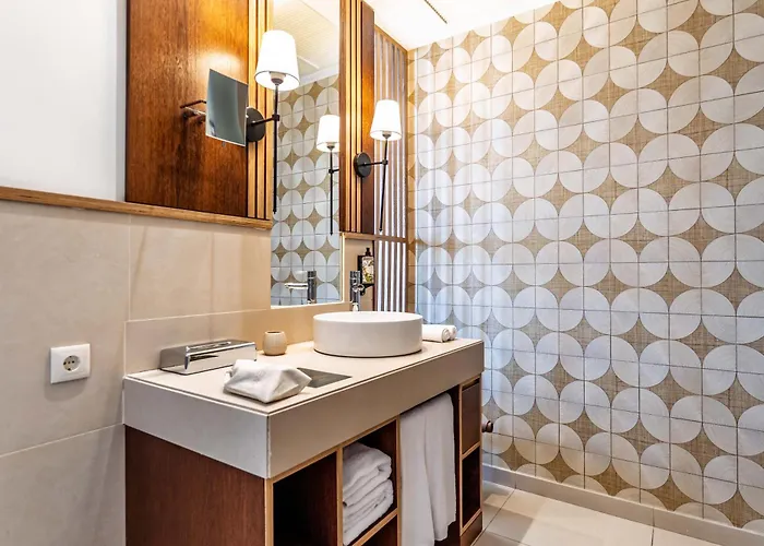 Wine & Books By The Sea, Algarve 5* Albufeira