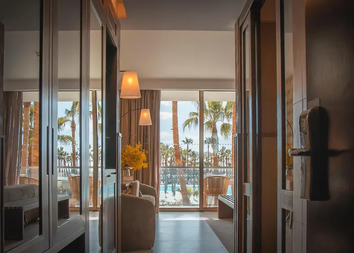 Hotel Wine & Books By The Sea, Algarve 5*