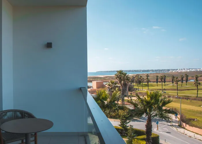 Wine & Books By The Sea, Algarve Hotel 5*