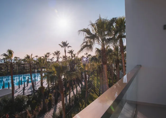 Wine & Books By The Sea, Algarve Hotel 5*