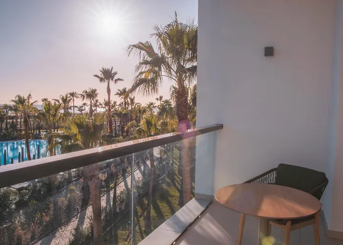 Wine & Books By The Sea, Algarve Hotel Albufeira