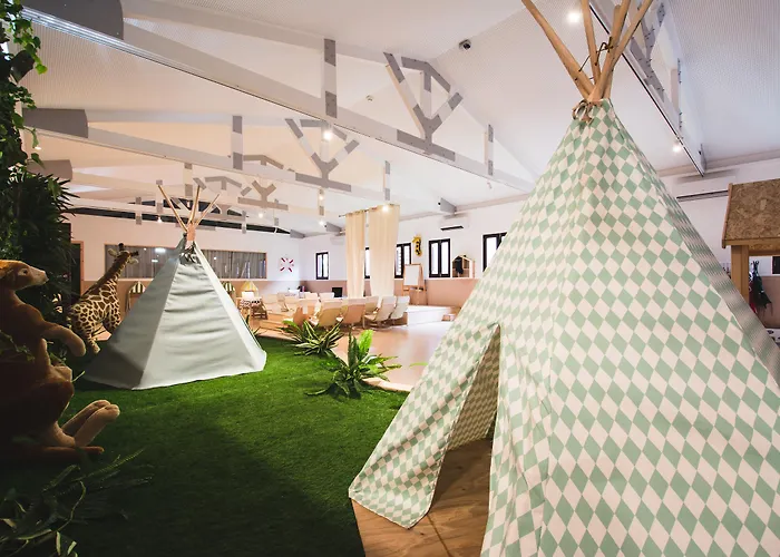 Wine & Books By The Sea, Algarve 5* Albufeira