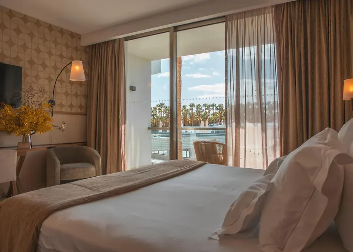 Wine & Books By The Sea, Algarve Hotel Albufeira