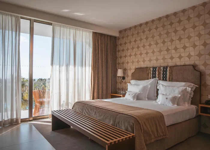 Wine & Books By The Sea, Algarve