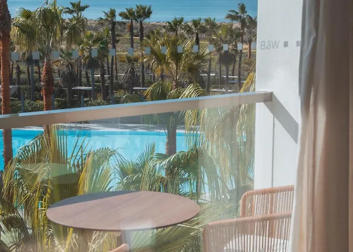 Wine & Books By The Sea, Algarve 5* Albufeira