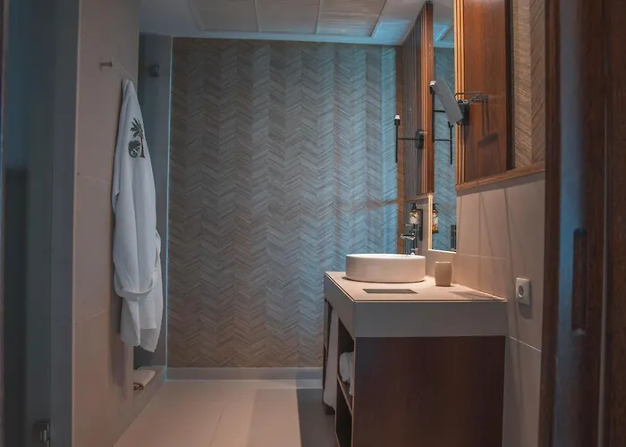 Wine & Books By The Sea, Algarve Hotel