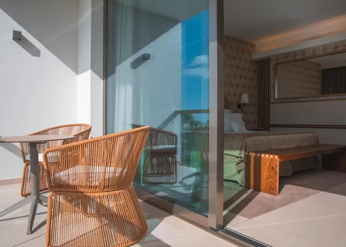 Wine & Books By The Sea, Algarve Albufeira