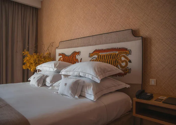 Wine & Books By The Sea, Algarve 5* Albufeira