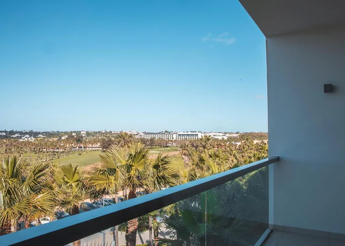 Wine & Books By The Sea, Algarve